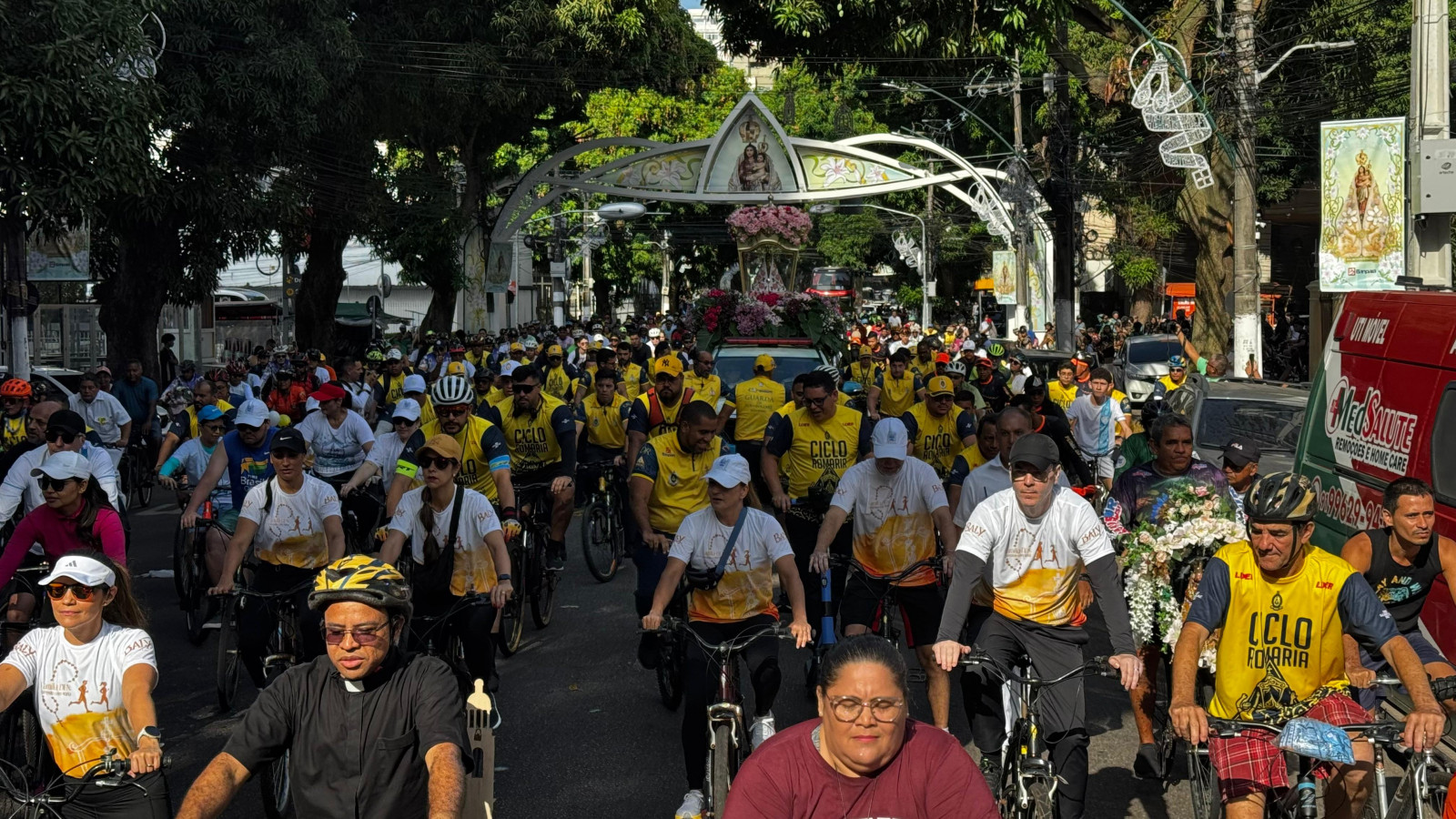 Pedalando com Maria: Ciclo Romaria leva milhares de devotos sobre duas rodas neste sábado