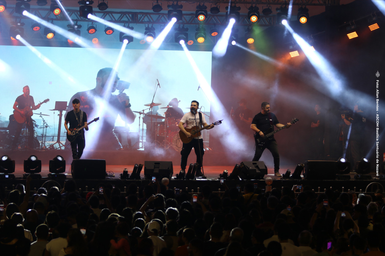 Rock e devoção: Rosa de Saron leva “Mãe dos Aflitos” à décima primeira noite do Círio Musical